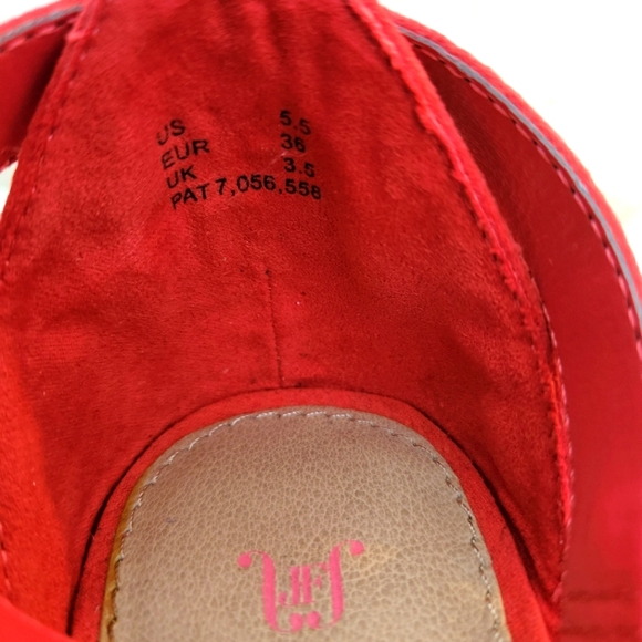 High 👠 shoes with ankle straps - Picture 4 of 4